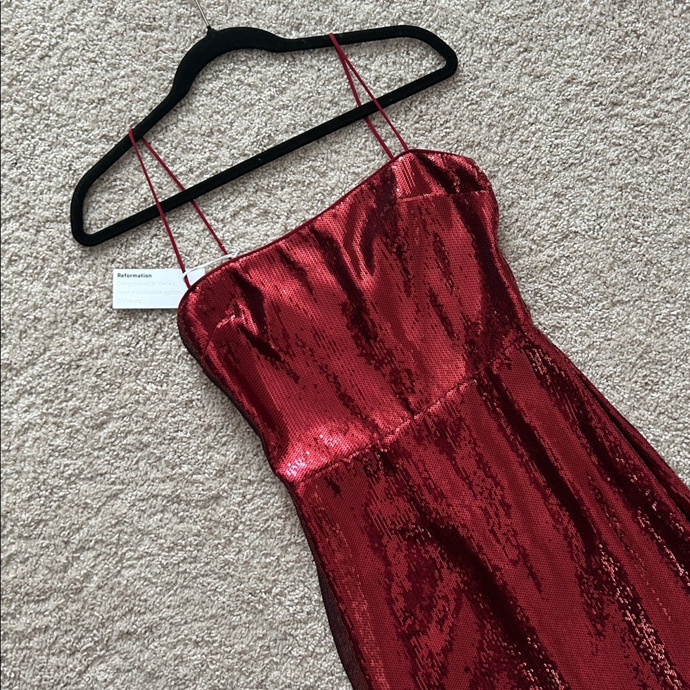 Reformation red sequin dress. Size 2 - Picture 4 of 16